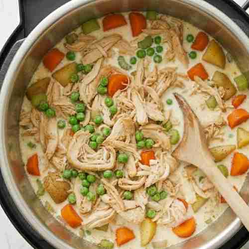Creamy Instant Pot Chicken Pot Pie Soup (Easy 30-Minute Recipe)